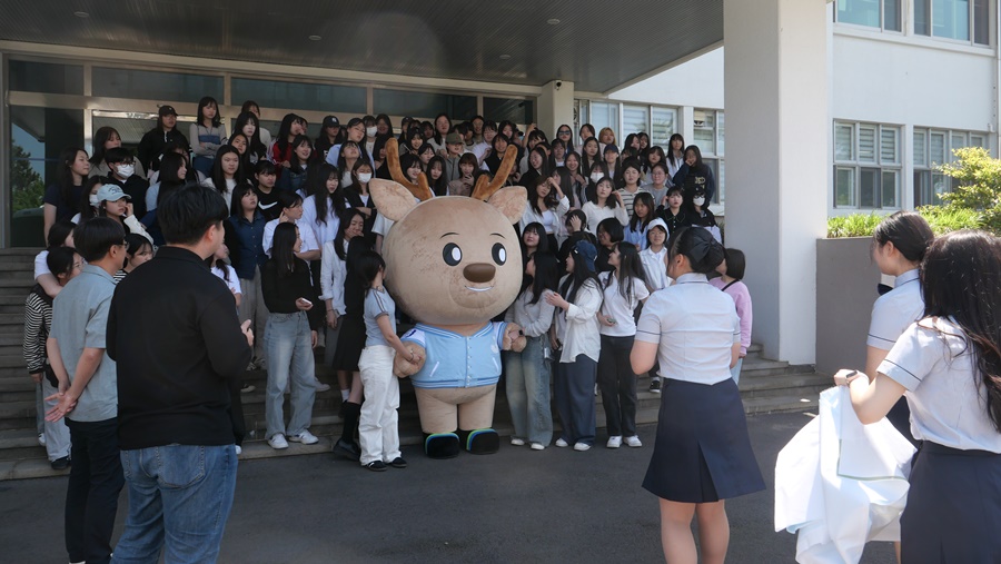 Open JNU Campus Tour for Middle and High School Students