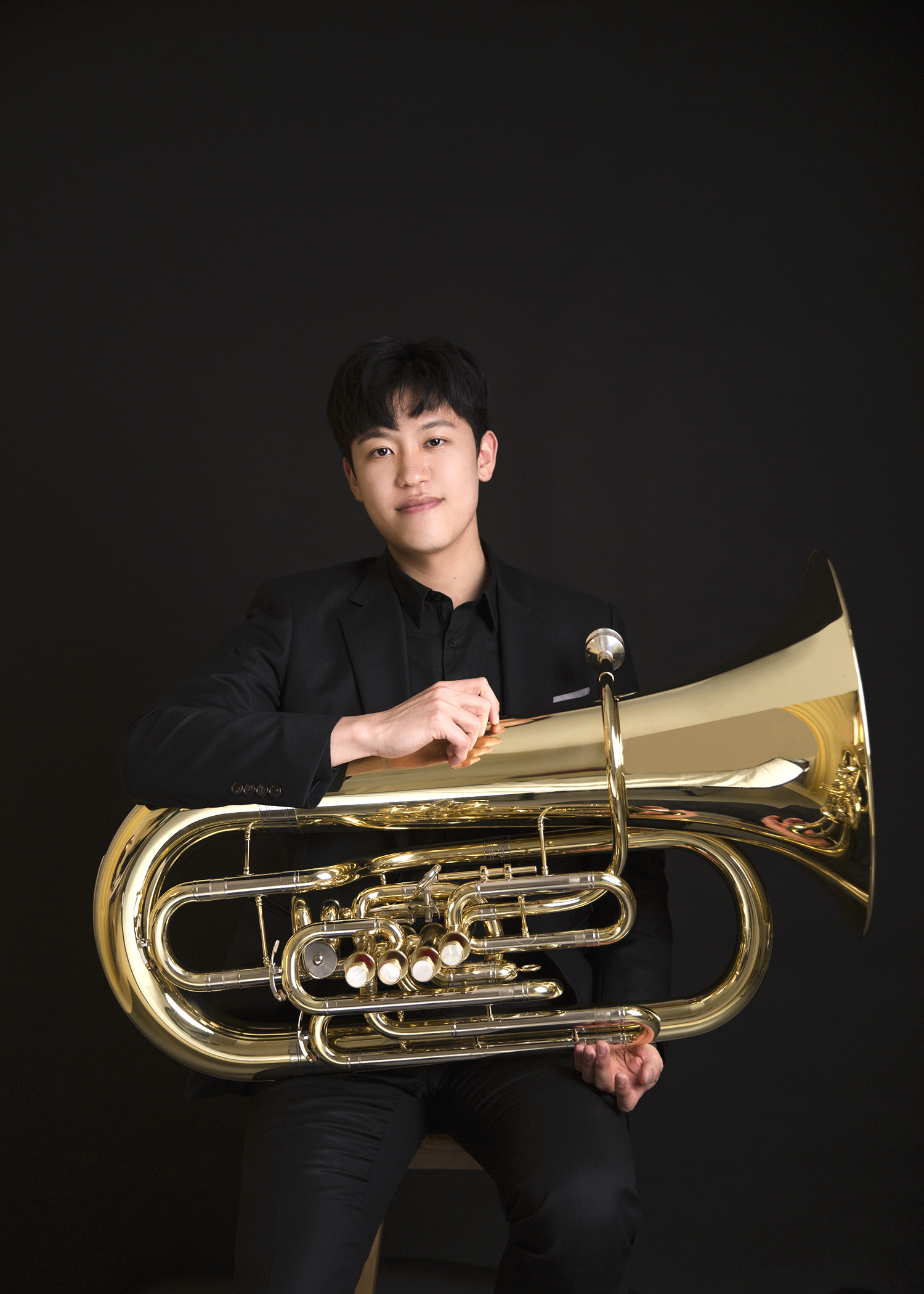 JNU Alum Hyun Ji-woong Becomes First Korean Falconé Festival Prize Winner